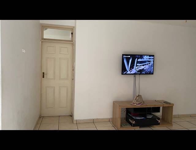 1.5 BEDROOM FLAT FOR SALE IN GLENWOOD